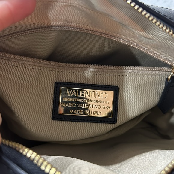 Mario Valentino purse in great condition. - Picture 7 of 8